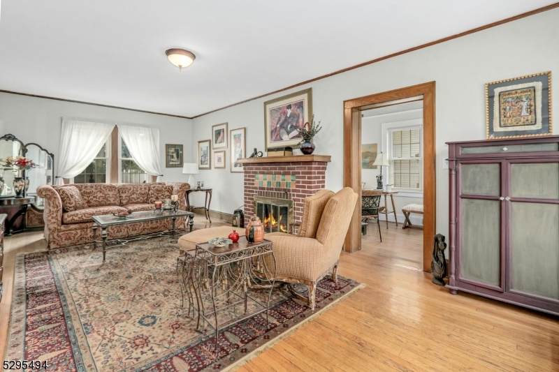 Westfield Town, New Jersey 07090, United States, 4 Bedrooms Bedrooms, ,2 BathroomsBathrooms,Residential,Pending,50990