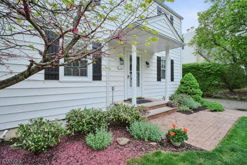 15 Woods End Rd