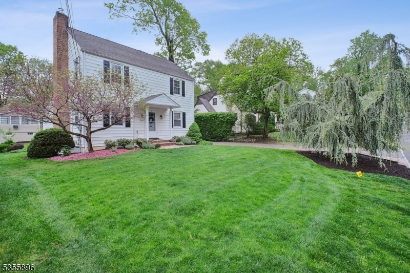 15 Woods End Rd