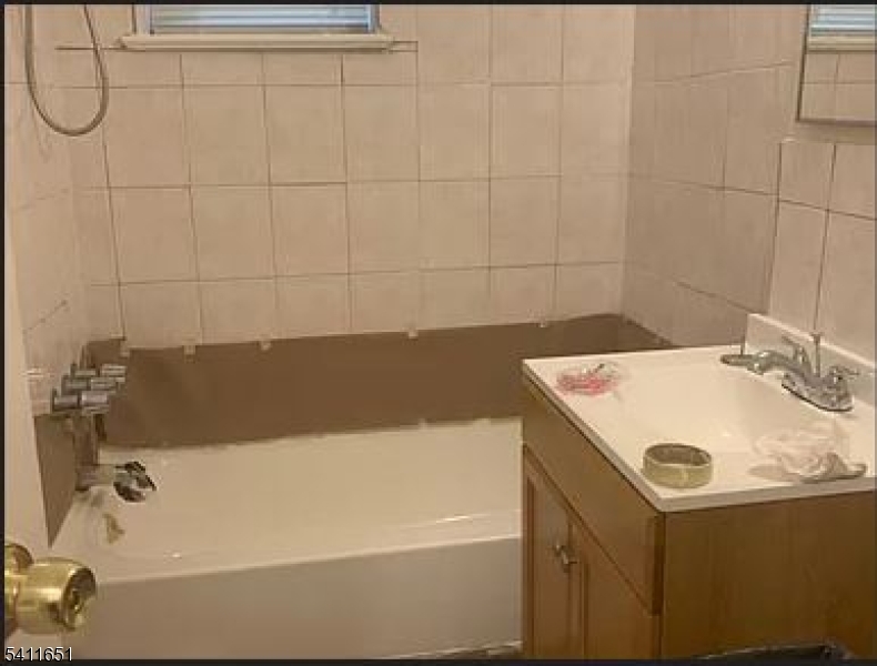 UPPER IRVINGTON - Residential Lease