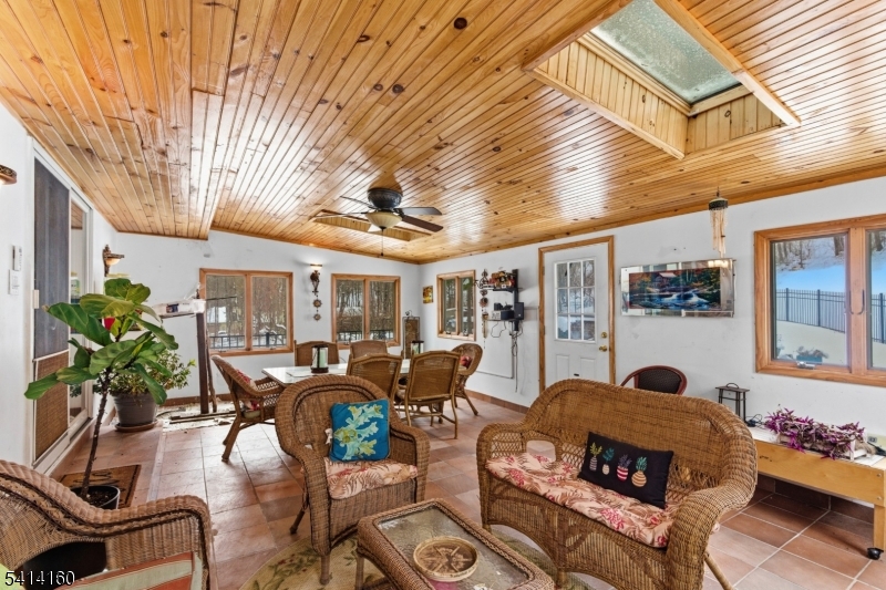 Simmons Lake - Residential