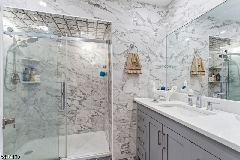 Simmons Lake - Residential