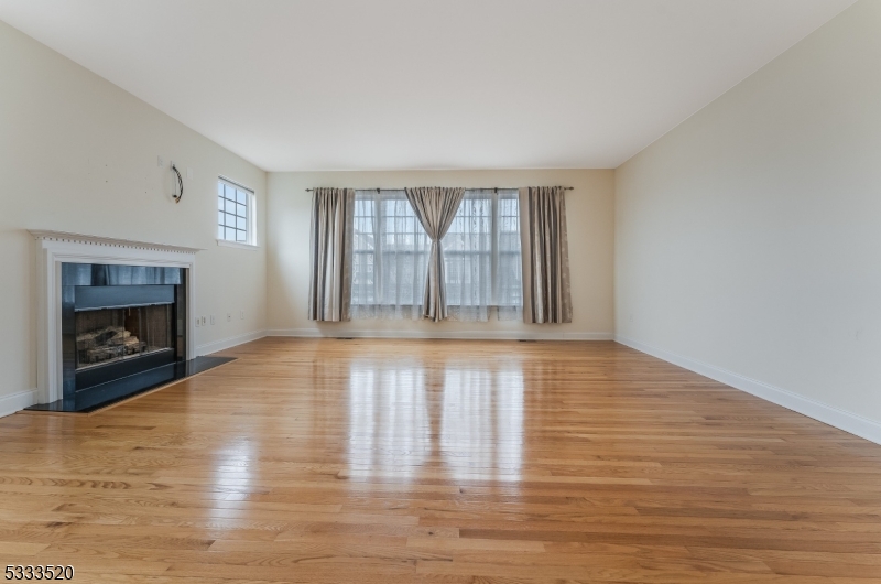 Allamuchy Twp., New Jersey 07840, United States, 3 Bedrooms Bedrooms, ,3 BathroomsBathrooms,Residential,Active,110666