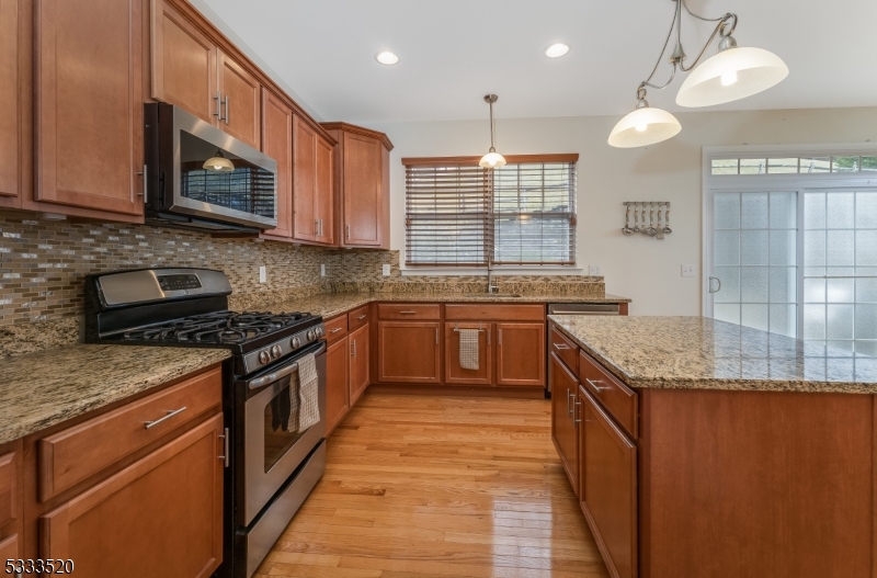 Allamuchy Twp., New Jersey 07840, United States, 3 Bedrooms Bedrooms, ,3 BathroomsBathrooms,Residential,Active,110666