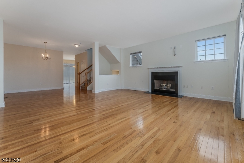 Allamuchy Twp., New Jersey 07840, United States, 3 Bedrooms Bedrooms, ,3 BathroomsBathrooms,Residential,Active,110666