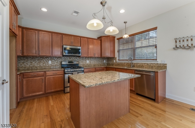 Allamuchy Twp., New Jersey 07840, United States, 3 Bedrooms Bedrooms, ,3 BathroomsBathrooms,Residential,Active,110666