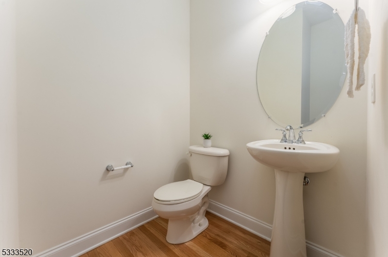 Allamuchy Twp., New Jersey 07840, United States, 3 Bedrooms Bedrooms, ,3 BathroomsBathrooms,Residential,Active,110666