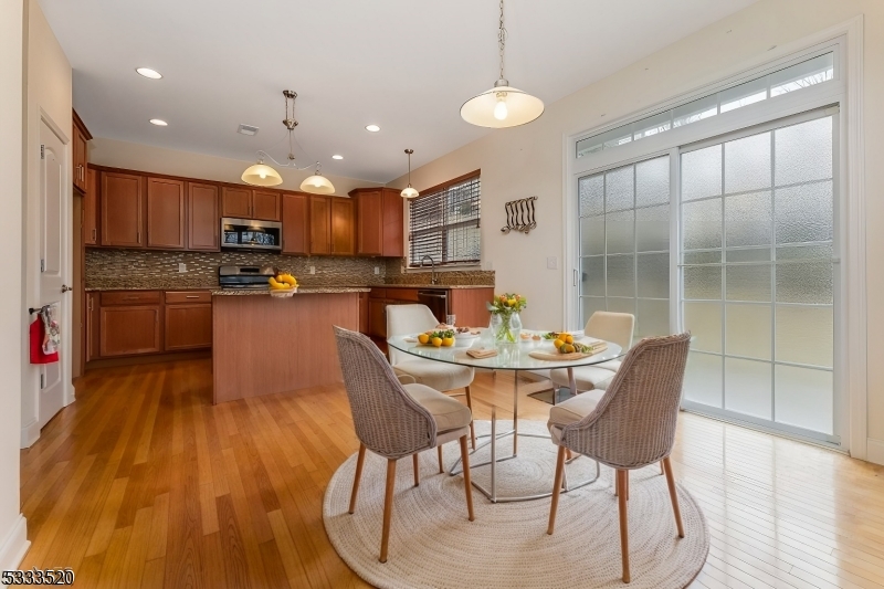 Allamuchy Twp., New Jersey 07840, United States, 3 Bedrooms Bedrooms, ,3 BathroomsBathrooms,Residential,Active,110666