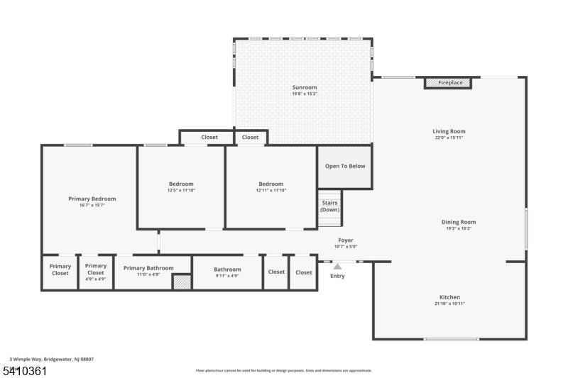 Main image without alt text