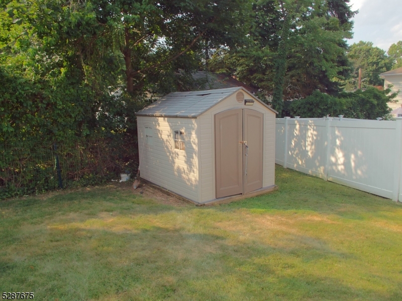 Photo 6 of 36 of 50 Mount Prospect Ave house