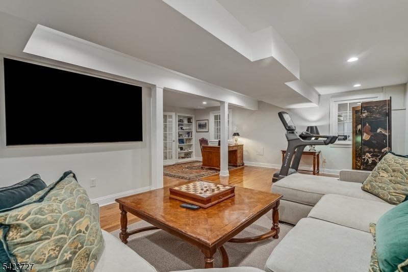 Eastgate Square Condo Assoc - Residential