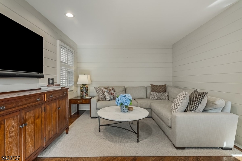 Eastgate Square Condo Assoc - Residential