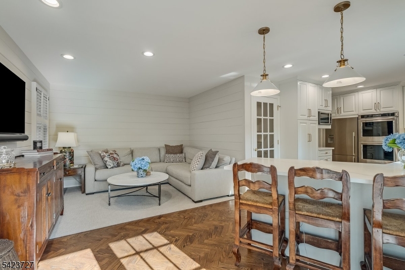 Eastgate Square Condo Assoc - Residential