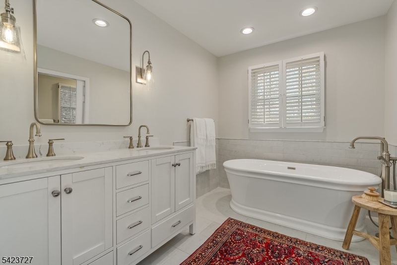 Eastgate Square Condo Assoc - Residential