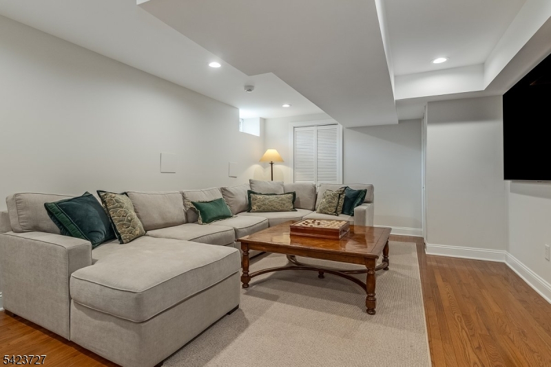 Eastgate Square Condo Assoc - Residential