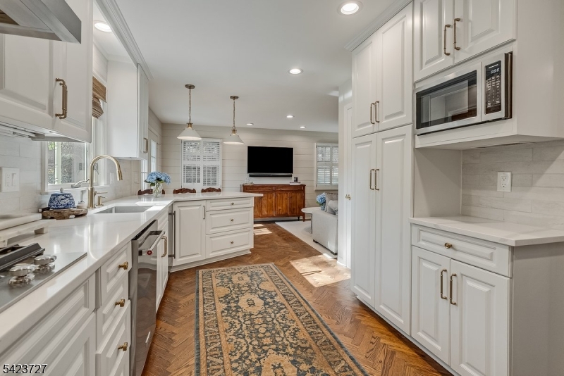 Eastgate Square Condo Assoc - Residential