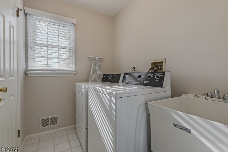 Eastgate Square Condo Assoc - Residential