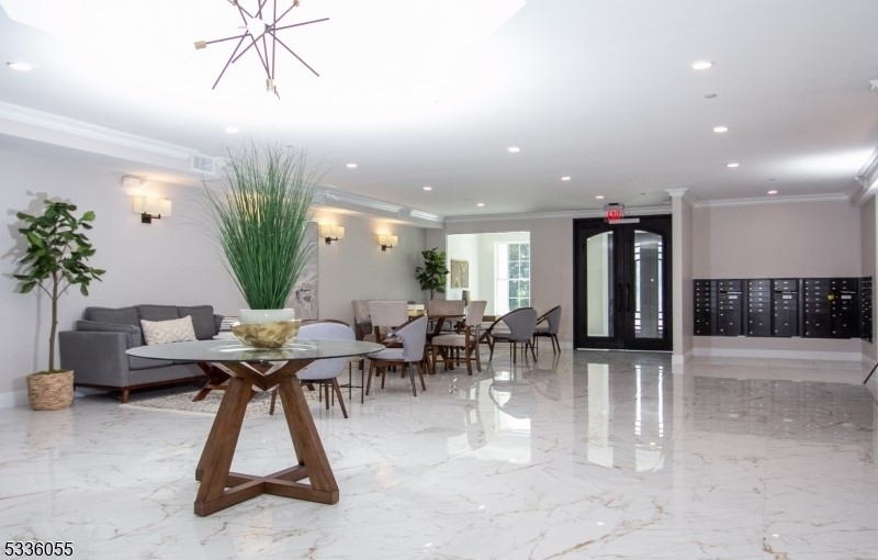 FOX CREST - Residential