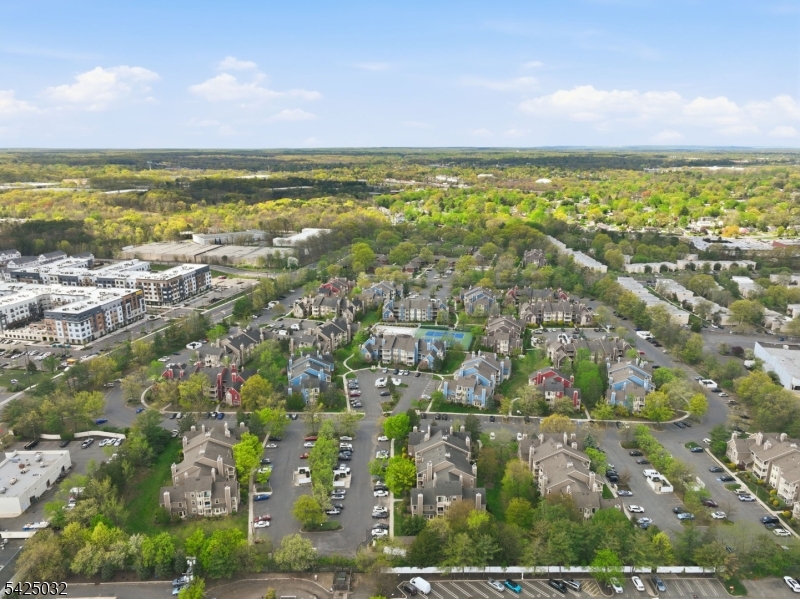 CROSSPOINTE - Residential
