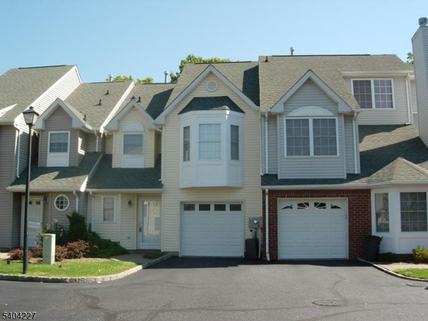 Spacious and well-maintained 2-bedroom, 2.5-bathroom townhouse available for rent in the highly desirable Berkeley Heights community. This home offers comfortable living, modern amenities, and a prime location close to shopping, dining, parks, and top-rated schools.
