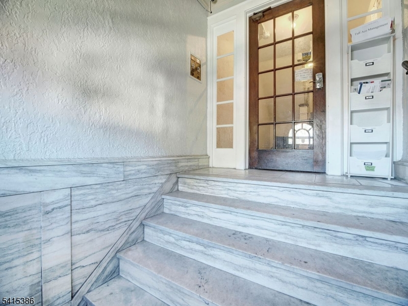 Watsessing - Residential Lease