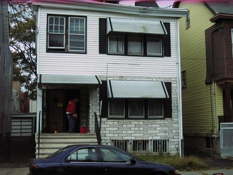 MLS: 3935196