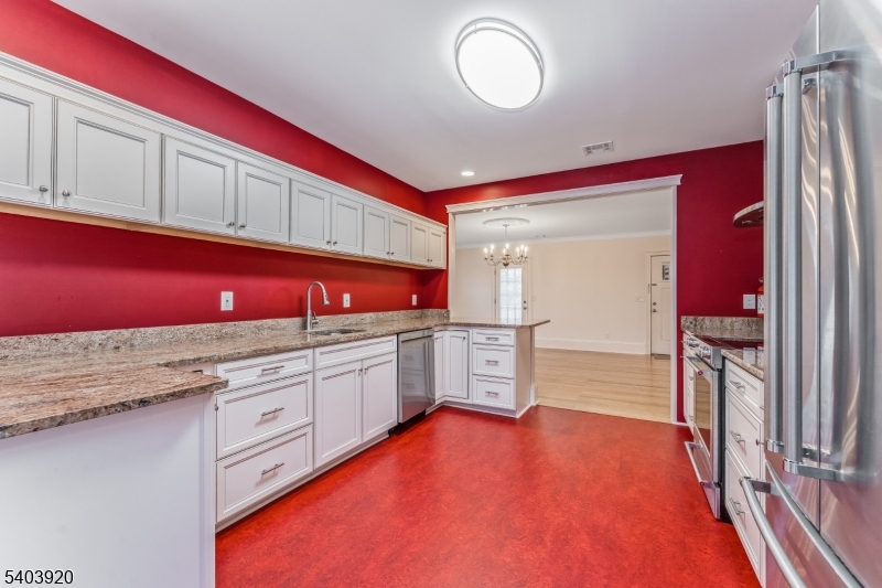 MAIN STREET - Residential Lease