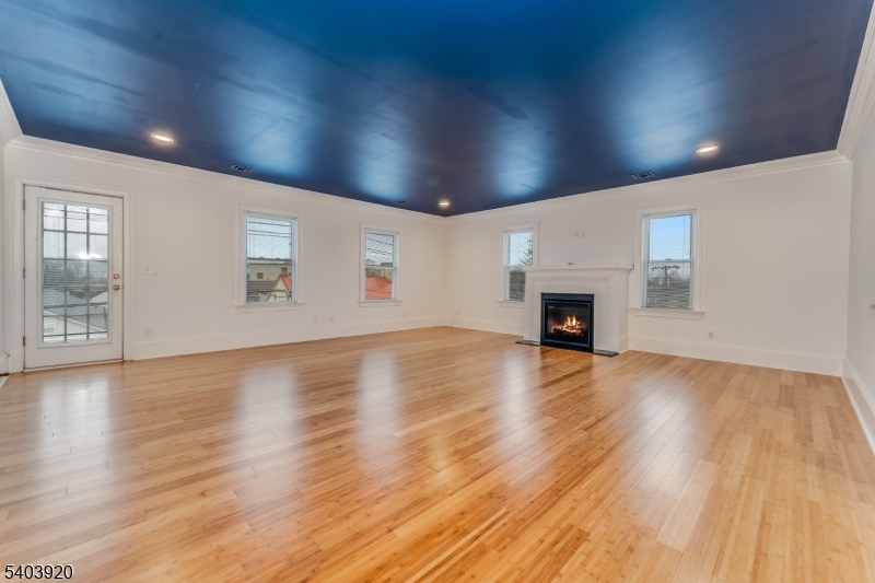 MAIN STREET - Residential Lease