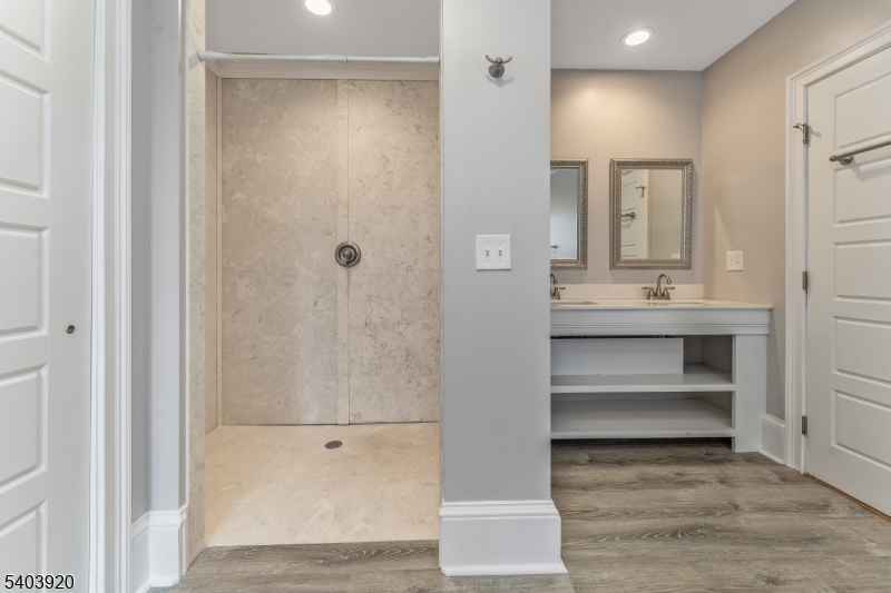 MAIN STREET - Residential Lease