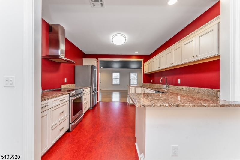 MAIN STREET - Residential Lease