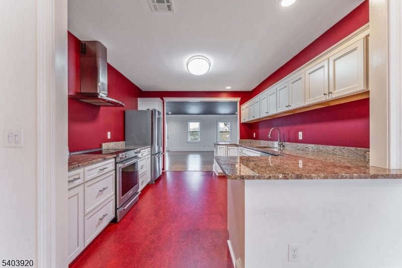 MAIN STREET - Residential Lease