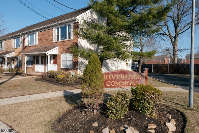 1045 CELLAR AVE