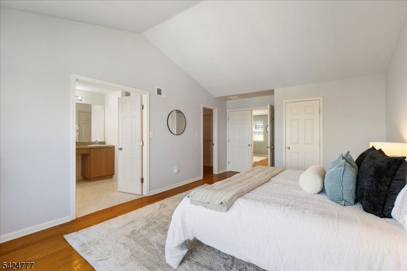 Montgomery Hills - Residential