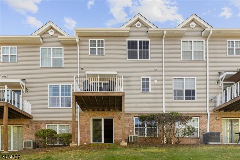 Montgomery Hills - Residential