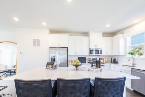 65 Eastwood Ter Unit 69, East Hanover Twp., NJ 07936 - #: 4003743