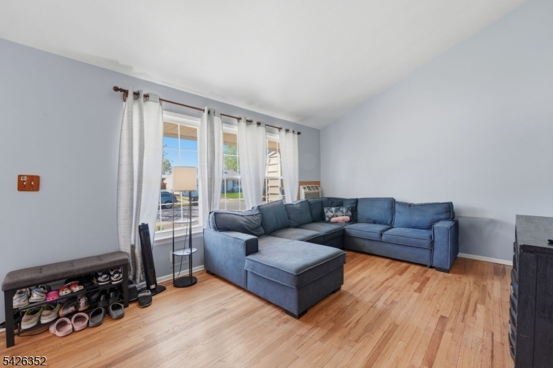 Woodbridge Knolls - Residential