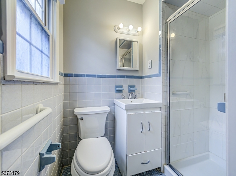 BROAD ACRES - Residential