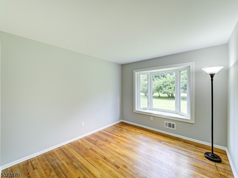 BROAD ACRES - Residential