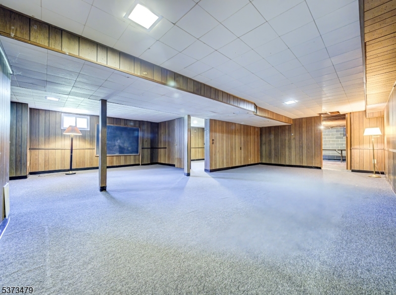 BROAD ACRES - Residential