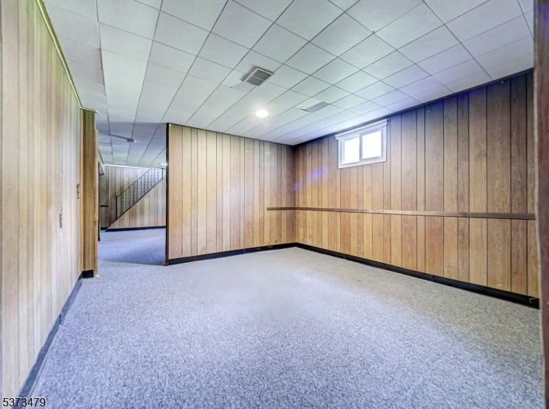 BROAD ACRES - Residential