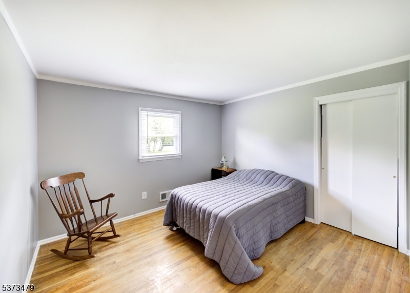 BROAD ACRES - Residential