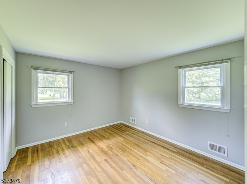 BROAD ACRES - Residential