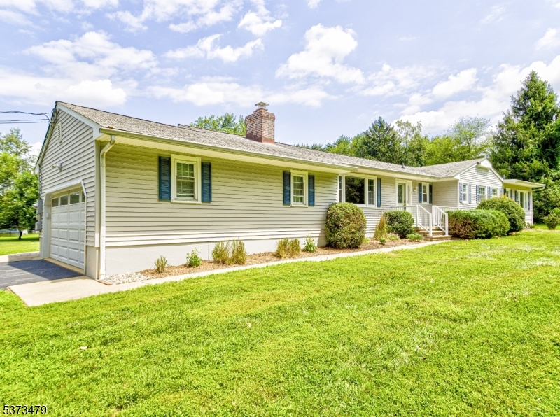 BROAD ACRES - Residential