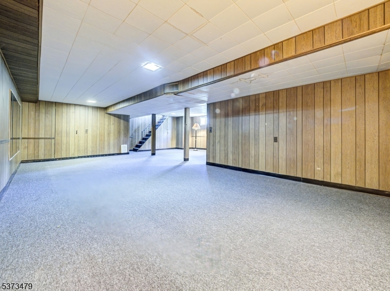 BROAD ACRES - Residential