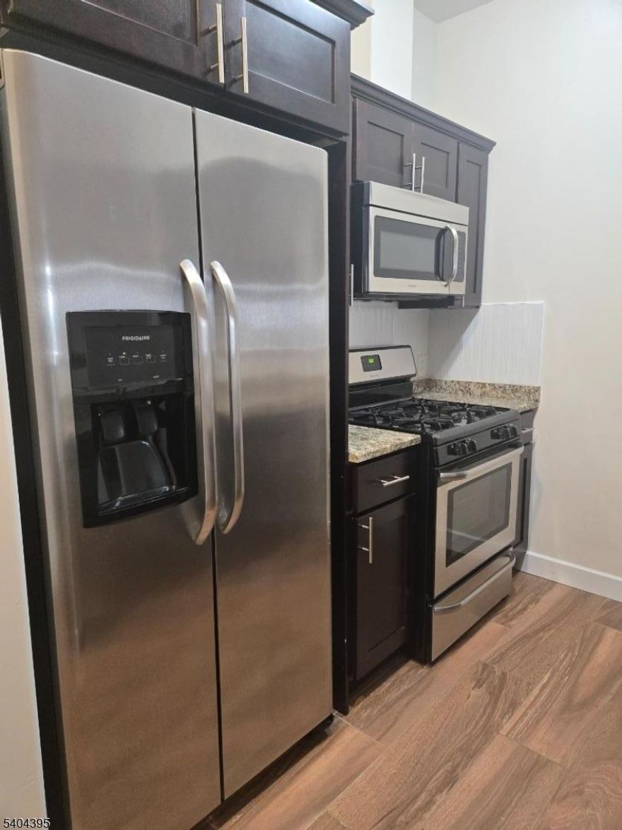 BEAUTIFUL 2 BEDROOM 2 BATH APARTMENT IN THE HEART OF UNION CENTER!! OPEN FLOOR PLAN!! ALL APPLIANCES INCLUDED!! WASHER & DRYER IN UNIT!! PARKING INCLUDED AN BEST OF ALL PET FRIENDLY!!!