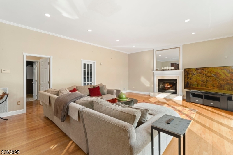 Woodlake Crest - Residential