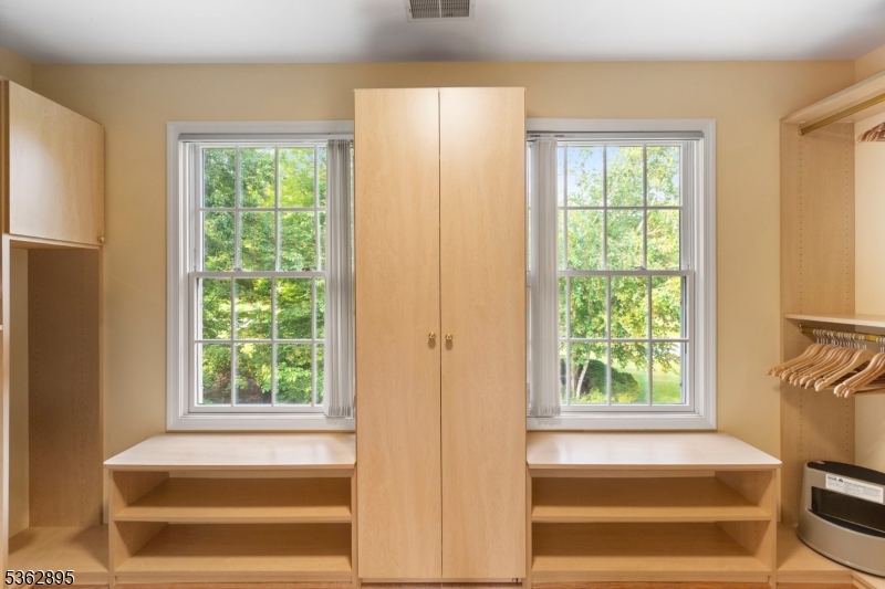 Woodlake Crest - Residential