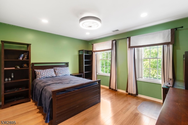 Woodlake Crest - Residential