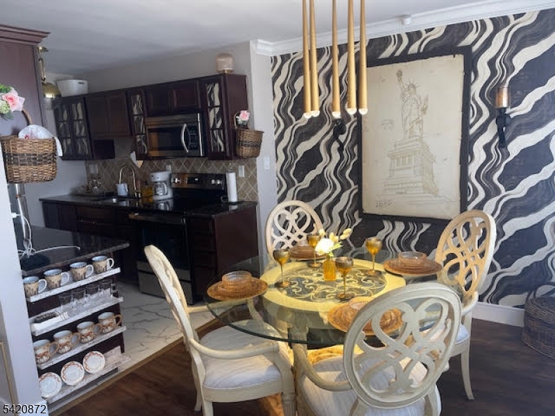 Elmora - Residential