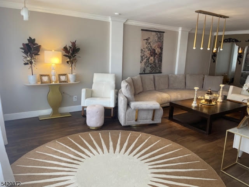 Elmora - Residential